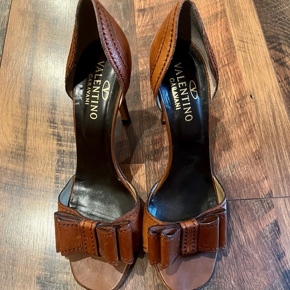 VALENTINO Garavani D'Orsay Peep Toe Pumps Brown 39 1/2 - Picture 7 of 13